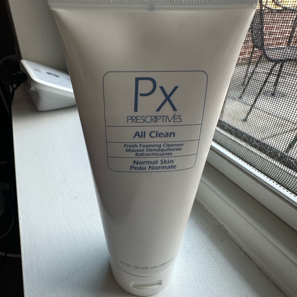All Clean Fresh Foaming Cleanser - White